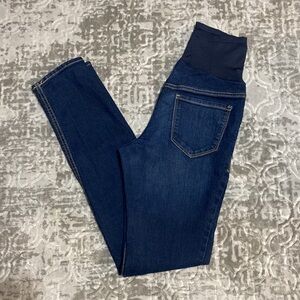 🔥4/20! Old navy skinny, full panel maternity jeans. Size 2